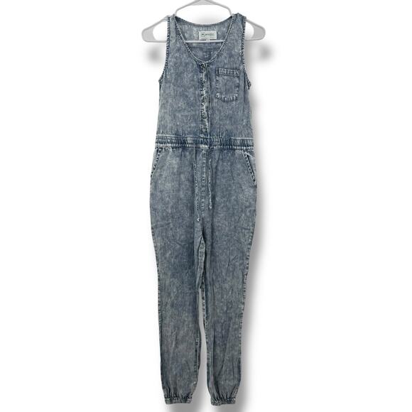 NEW Celebrity Pink Chambray Jumpsuit Size XS Acid Wash Denim Jogger One Piece - Picture 1 of 7